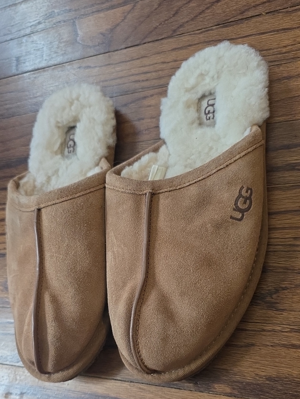 UGG Mens Chestnut Sheepskin Slip-On Slipper